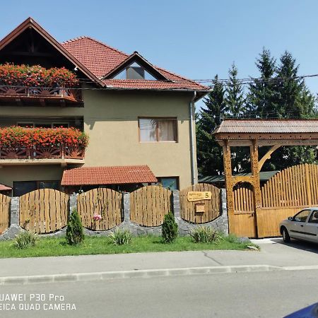Отель Sepsi Relax Сфынту-Георге Экстерьер фото