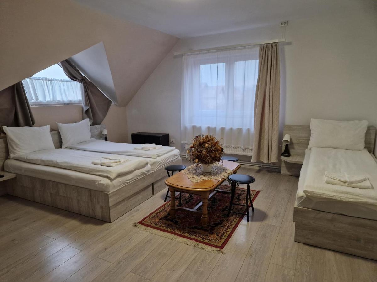 Отель Sepsi Relax Сфынту-Георге Экстерьер фото
