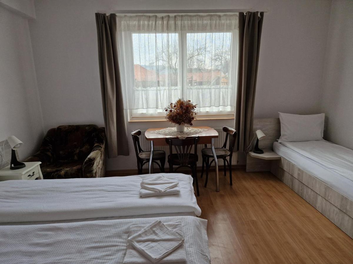 Отель Sepsi Relax Сфынту-Георге Экстерьер фото